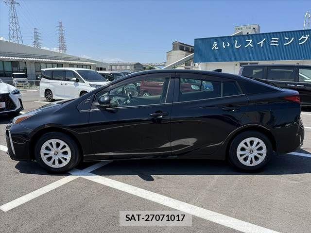 Toyota PRIUS 2021-08 8628413-11