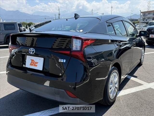 Toyota PRIUS 2021-08 8628413-14