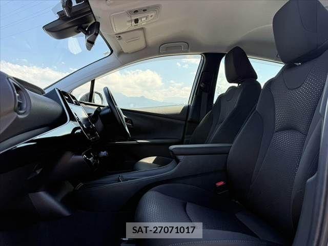 Toyota PRIUS 2021-08 8628413-16