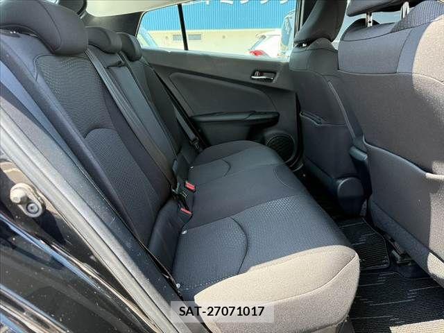 Toyota PRIUS 2021-08 8628413-17