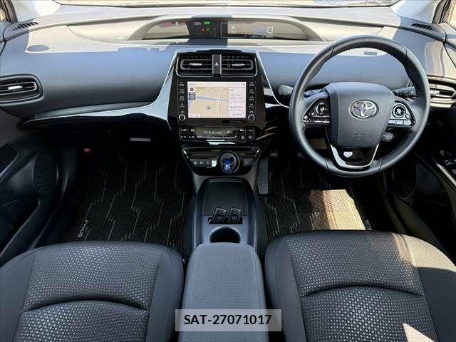 Toyota PRIUS 2021-08 8628413-1