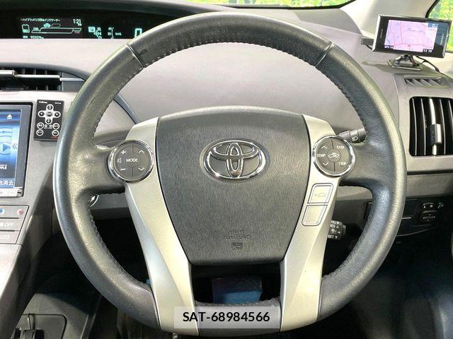 Toyota PRIUS 2014-07 8628447-10