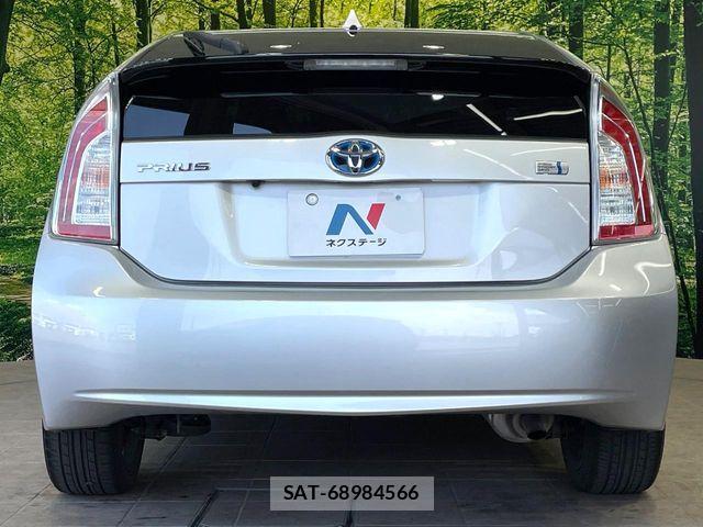 Toyota PRIUS 2014-07 8628447-14