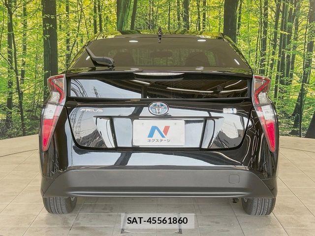 Toyota PRIUS 2016-04 8628442-16