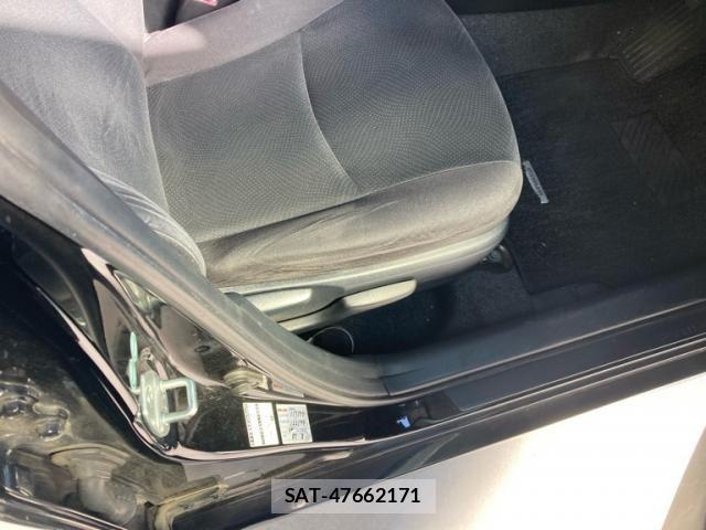 Toyota PRIUS 2013-09 8628460-9