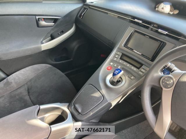 Toyota PRIUS 2013-09 8628460-12