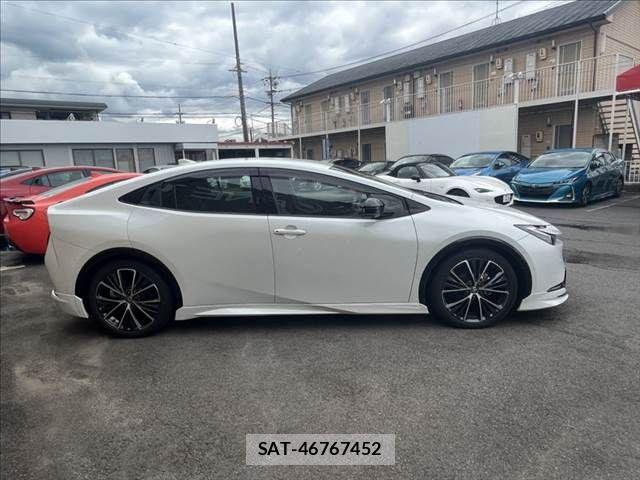 Toyota PRIUS 2023-05 8628404-16