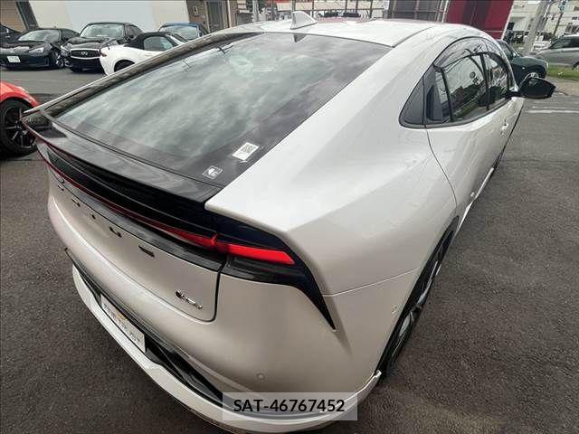 Toyota PRIUS 2023-05 8628404-17