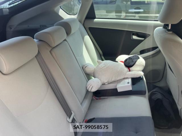 Toyota PRIUS 2011-10 8628491-12