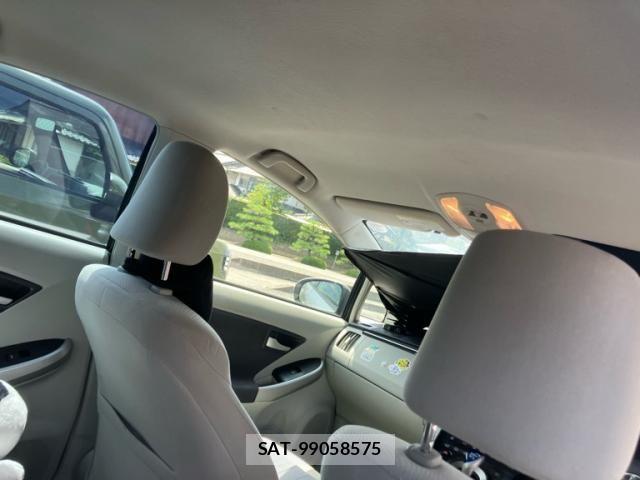 Toyota PRIUS 2011-10 8628491-13
