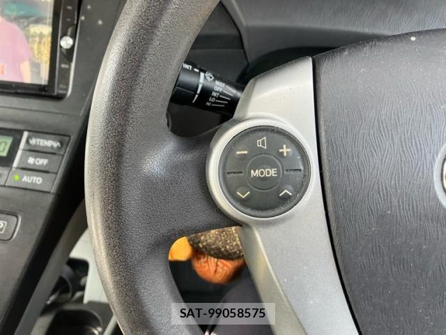Toyota PRIUS 2011-10 8628491-15