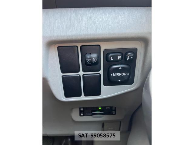 Toyota PRIUS 2011-10 8628491-17