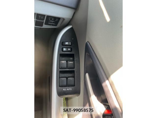 Toyota PRIUS 2011-10 8628491-19