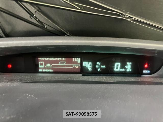 Toyota PRIUS 2011-10 8628491-20