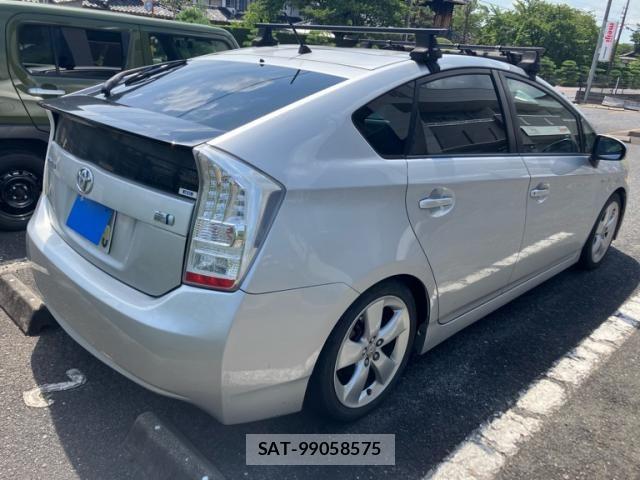 Toyota PRIUS 2011-10 8628491-2