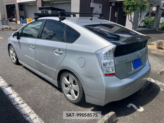 Toyota PRIUS 2011-10 8628491-3
