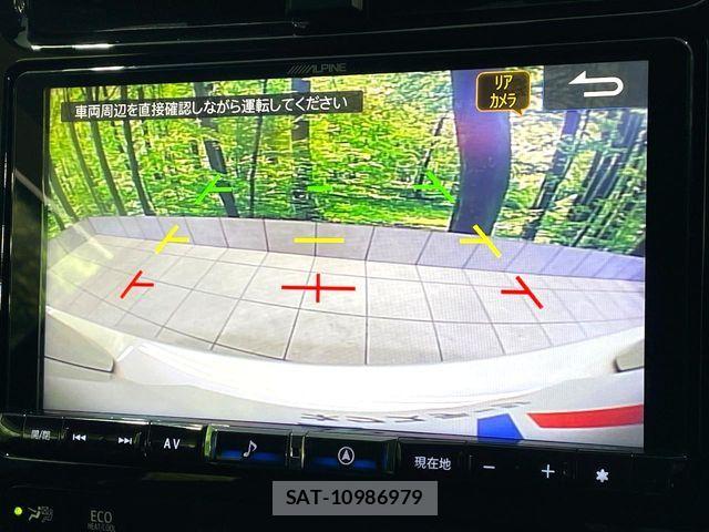 Toyota PRIUS 2017-08 8628428-3