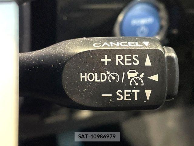 Toyota PRIUS 2017-08 8628428-4