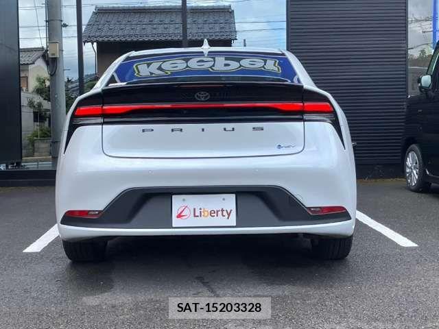 Toyota PRIUS 2023-08 8628405-10