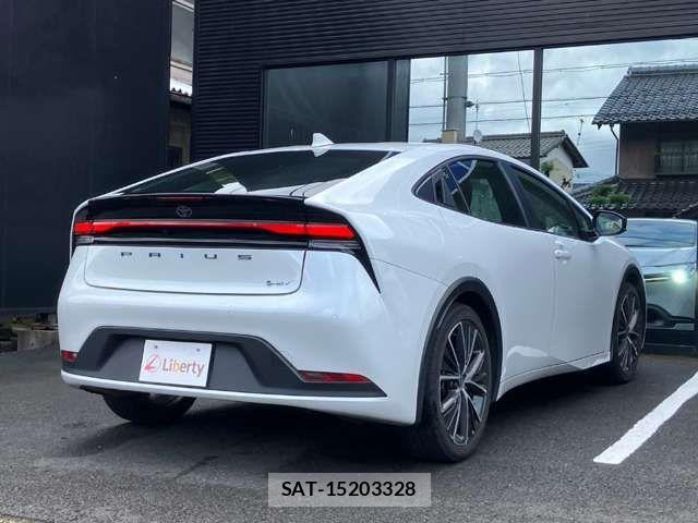 Toyota PRIUS 2023-08 8628405-11