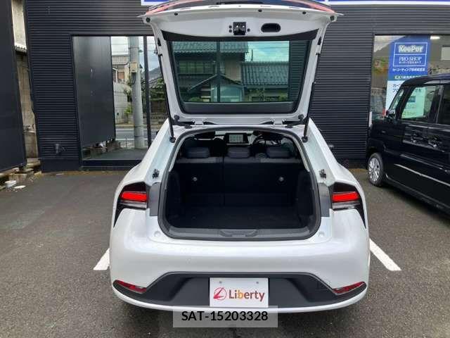 Toyota PRIUS 2023-08 8628405-15