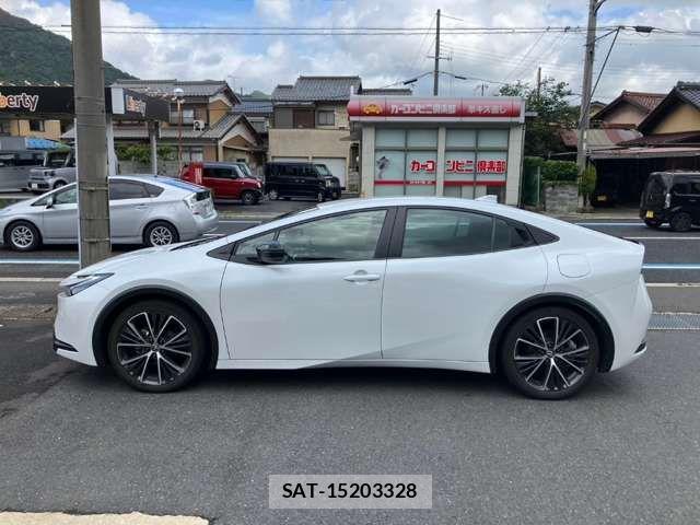 Toyota PRIUS 2023-08 8628405-18