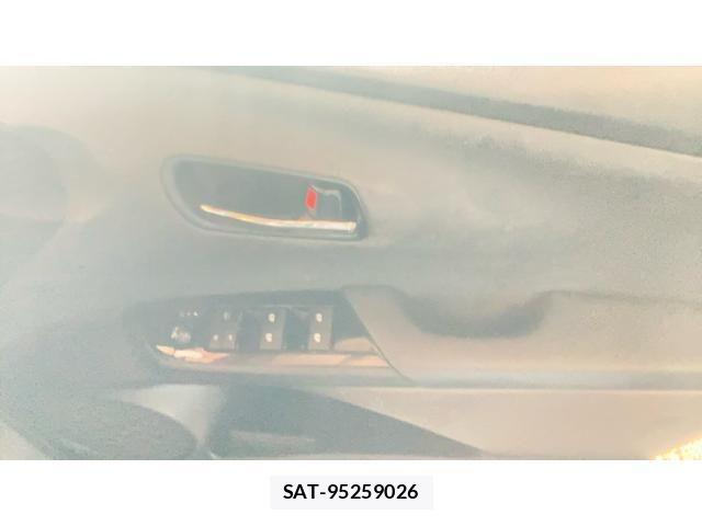 Toyota PRIUS 2016-09 8628446-11