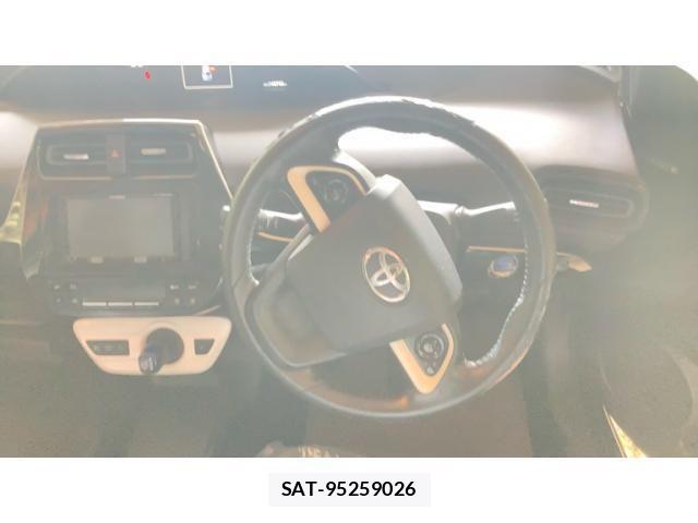 Toyota PRIUS 2016-09 8628446-13