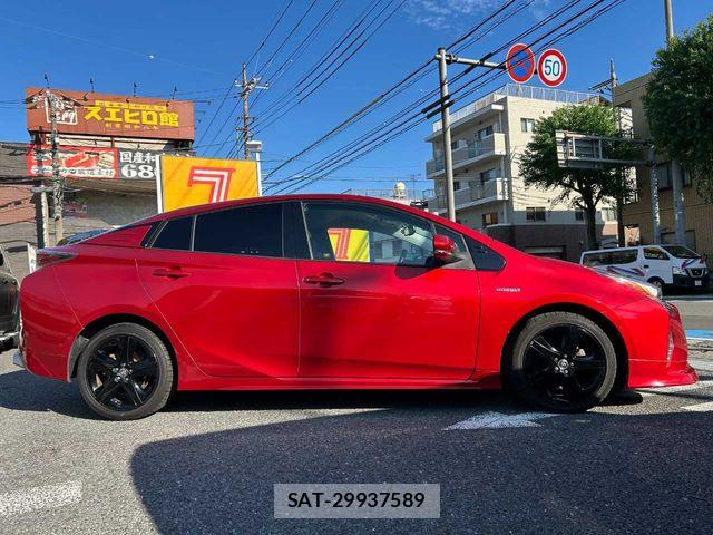 Toyota PRIUS 2016-06 8628434-29