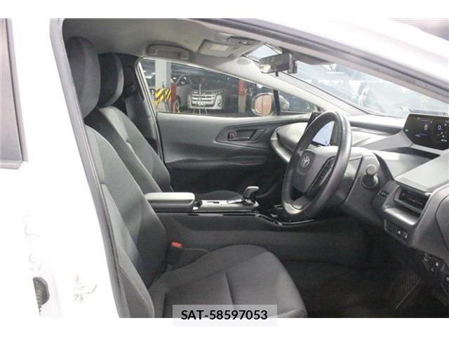 Toyota PRIUS 2023-02 8628408-26