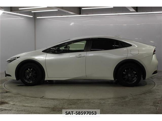Toyota PRIUS 2023-02 8628408-7