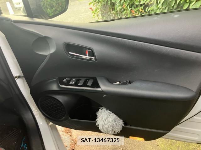 Toyota PRIUS 2021-09 8628424-12