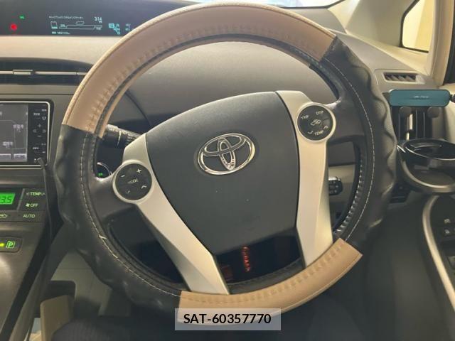 Toyota PRIUS 2010-04 8628467-16