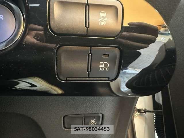 Toyota PRIUS 2021-09 8628414-9