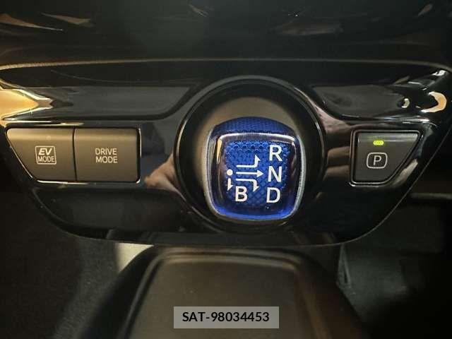 Toyota PRIUS 2021-09 8628414-11