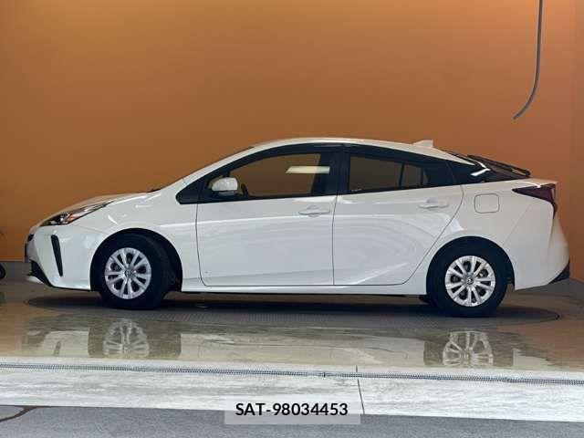 Toyota PRIUS 2021-09 8628414-14