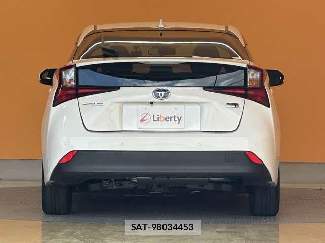 Toyota PRIUS 2021-09 8628414-16
