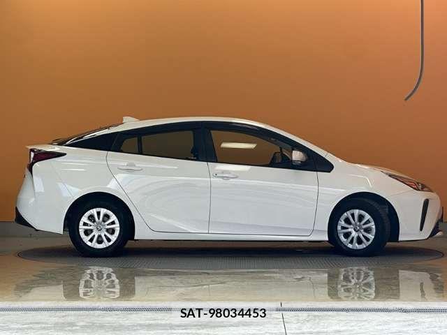 Toyota PRIUS 2021-09 8628414-18