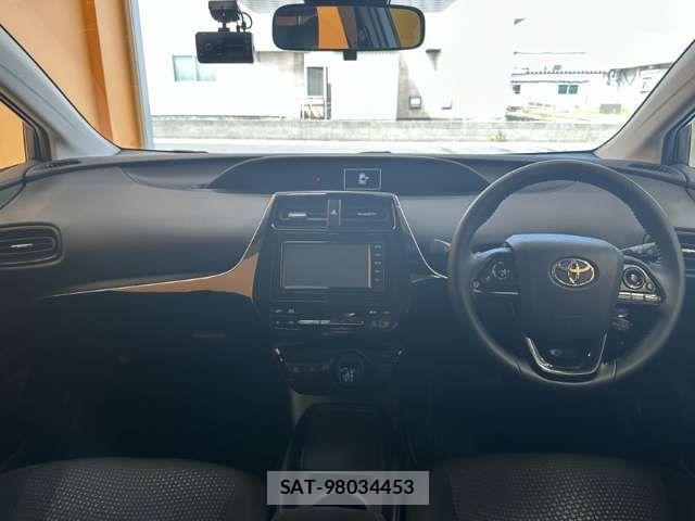 Toyota PRIUS 2021-09 8628414-1