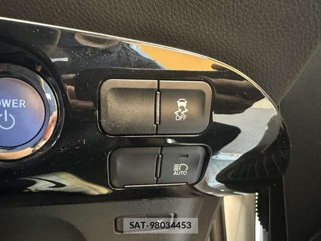 Toyota PRIUS 2021-09 8628414-7