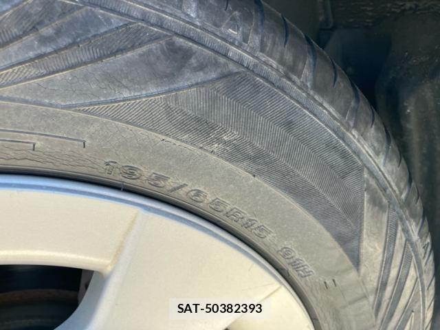 Toyota PRIUS 2009-10 8628465-6