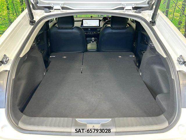 Toyota PRIUS 2023-05 8628392-9