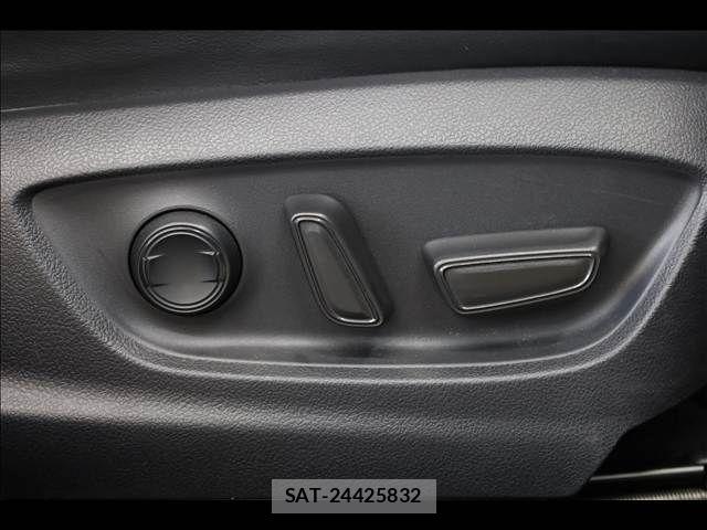 Toyota PRIUS 2019-09 8628426-15