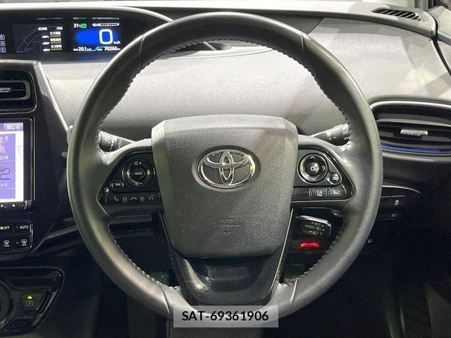 Toyota PRIUS 2019-09 8628417-10