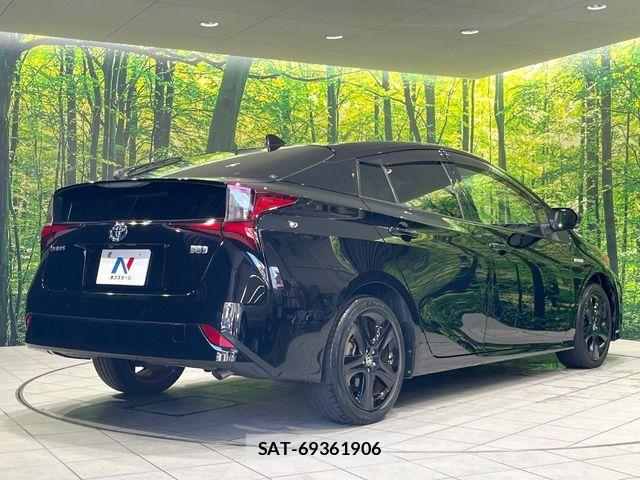 Toyota PRIUS 2019-09 8628417-16