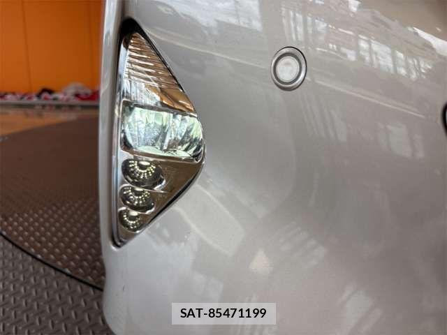 Toyota PRIUS 2017-01 8628431-10