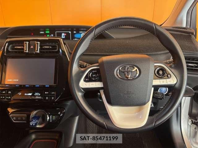 Toyota PRIUS 2017-01 8628431-1