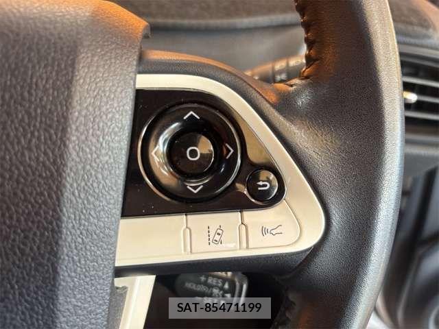 Toyota PRIUS 2017-01 8628431-8