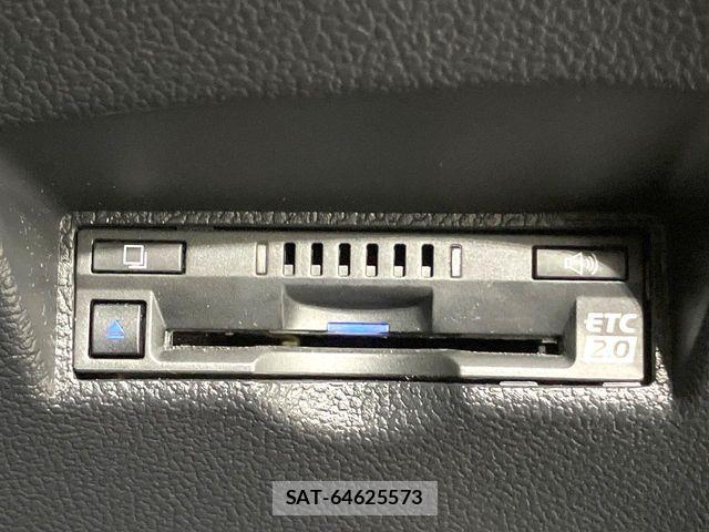 Toyota PRIUS 2022-01 8628409-6