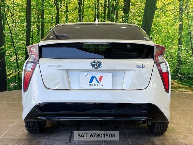 Toyota PRIUS 2016-04 8628421-14